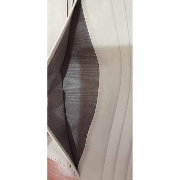 Salvatore Ferragamo Long Bill Compartment Leather Used Auth IY-660440 - Picture 9 of 12